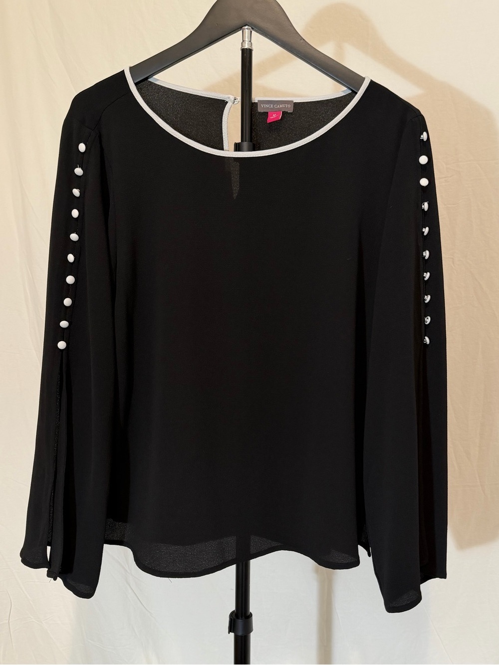 ✨ Vince Camuto Black Contrast Trim Button Sleeve Blouse Top Size Medium